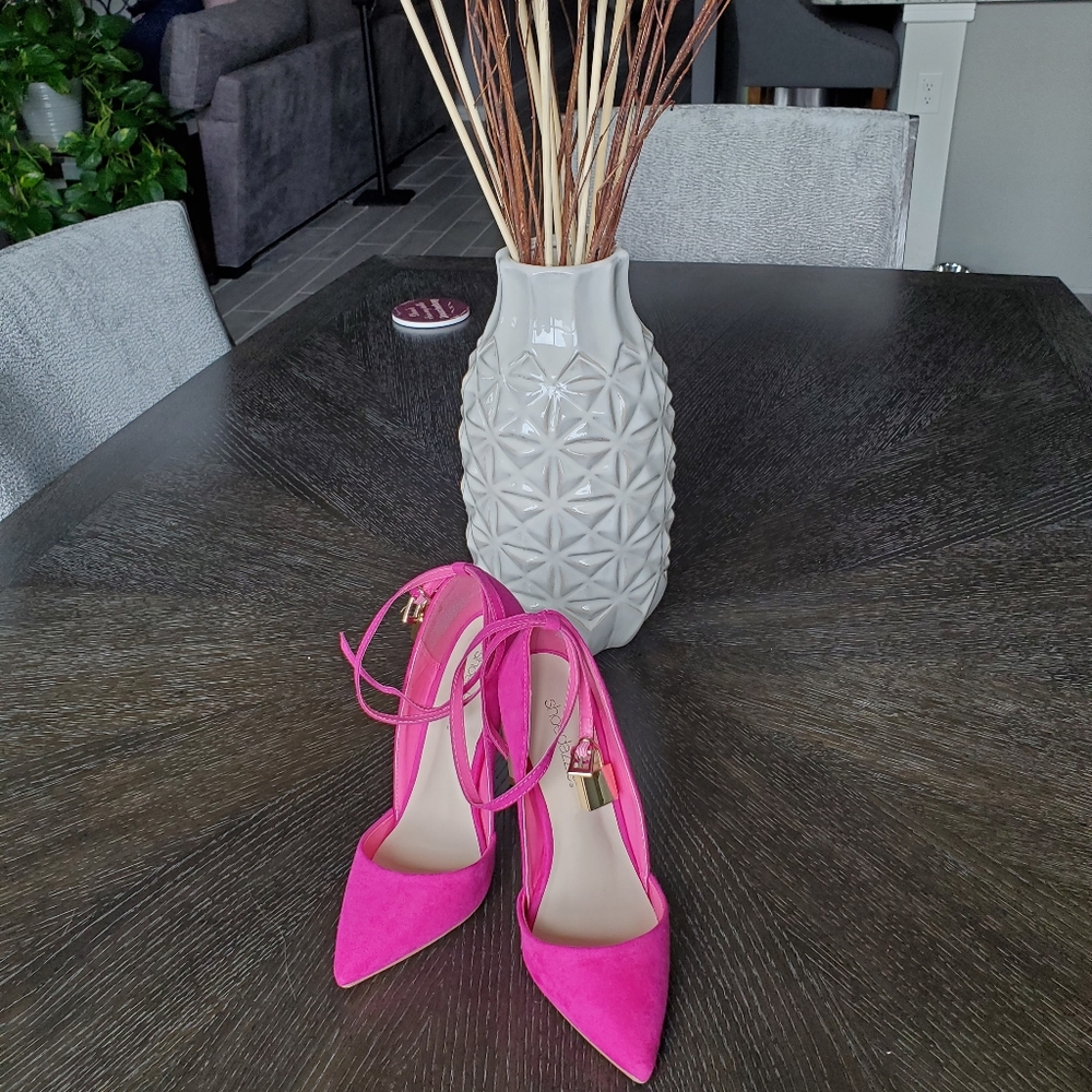 Shoedazzle heels in hot pink